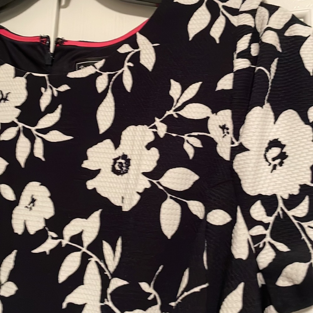 Black and white floral dress - Picture 4 of 7